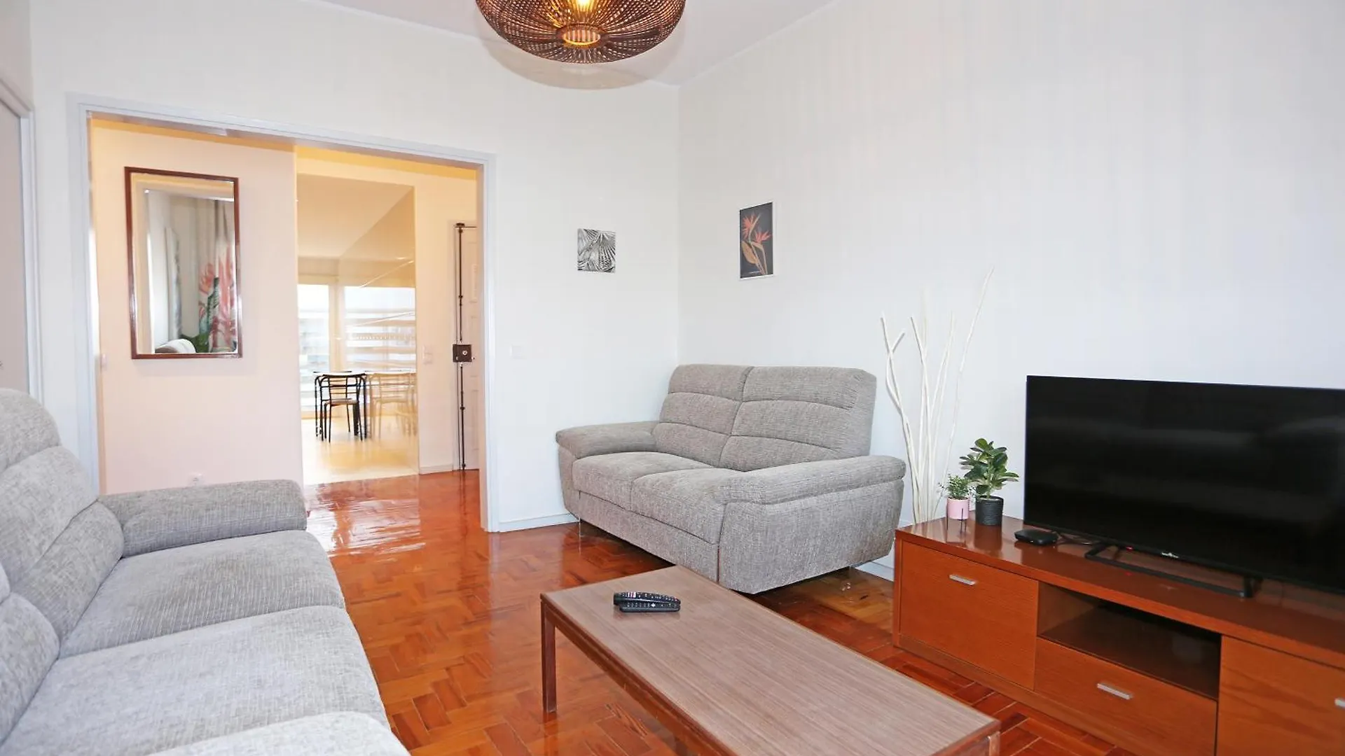 Guest house Y - Trindade Sun Guesthouse Lagos