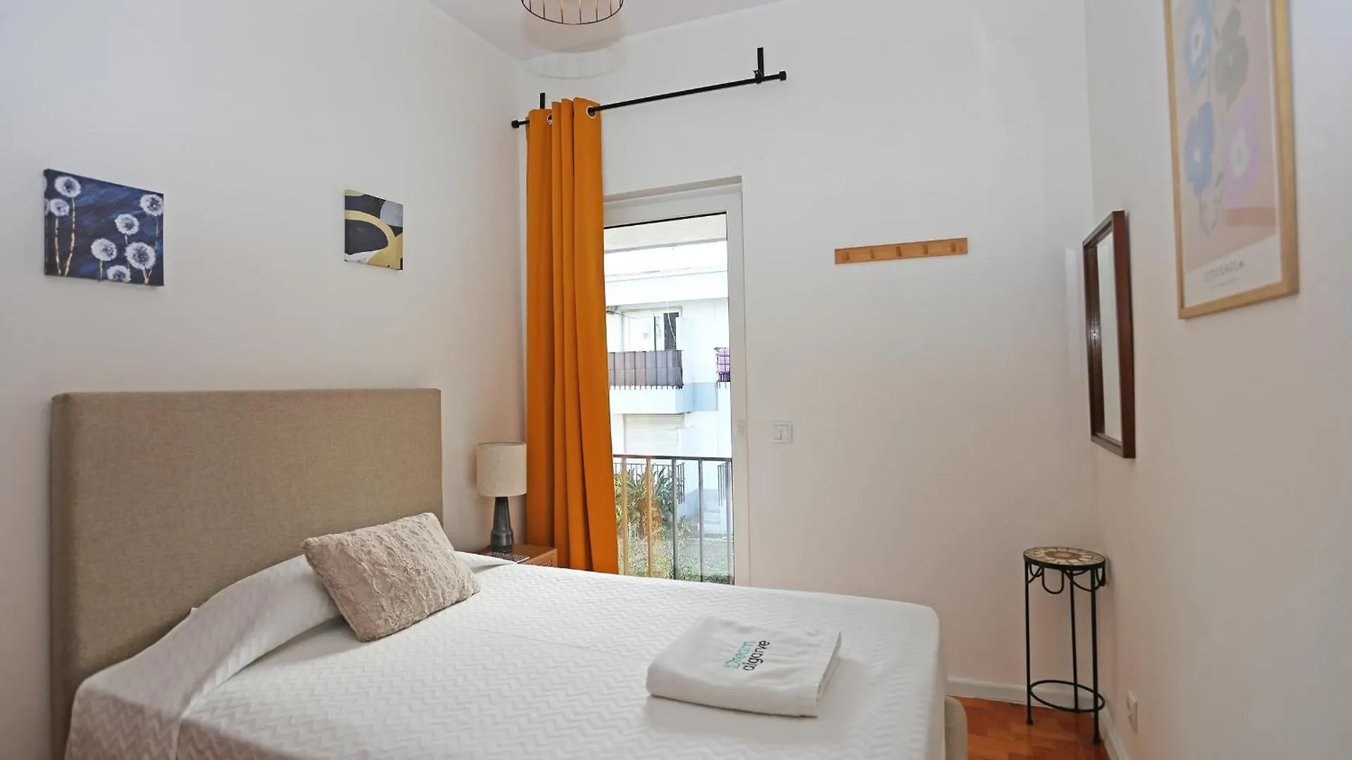 Y - Trindade Sun Guesthouse Lagos