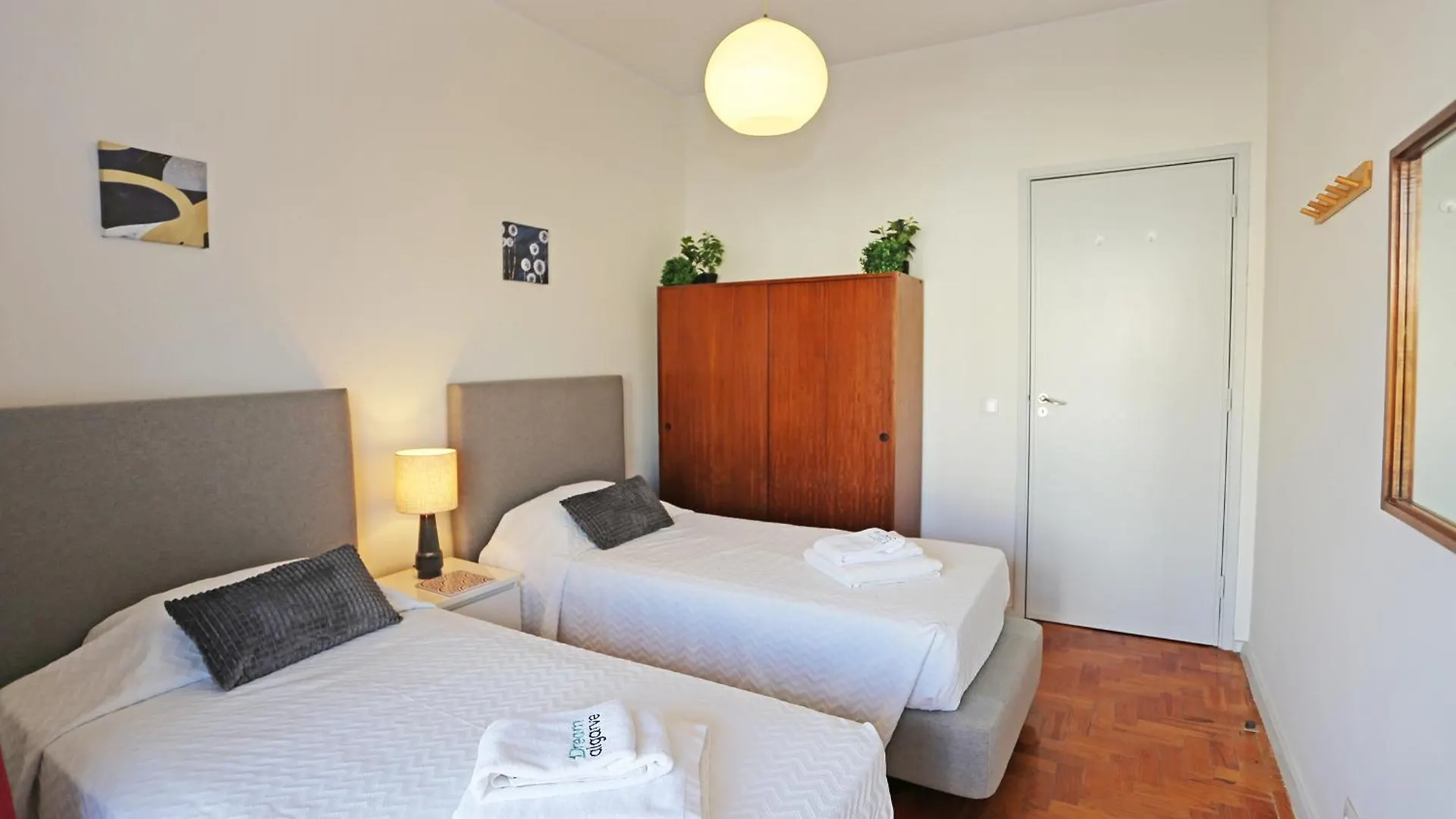 Y - Trindade Sun Guesthouse Lagos 0*,  Portugal